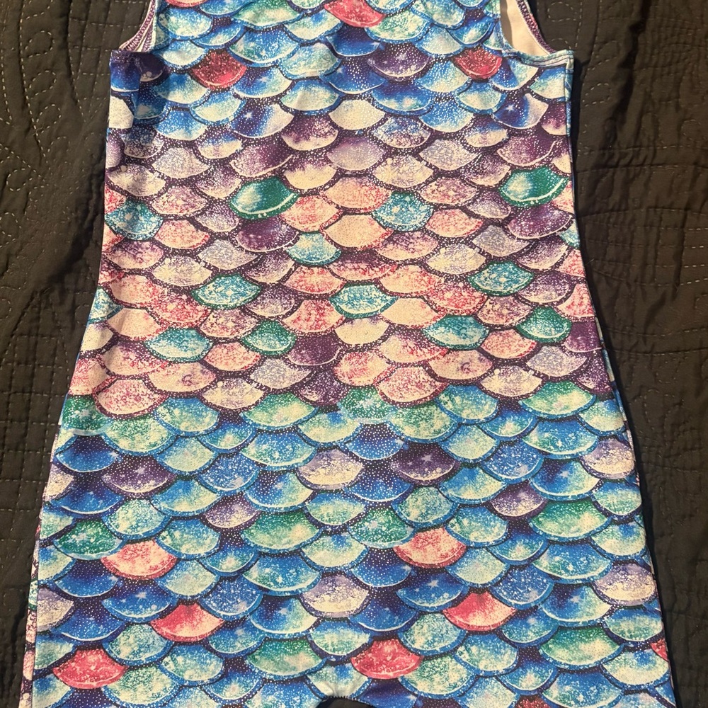 Girl’s Gymnastics Dance Leotard Shorts Mermaid Scales Pattern Size 7/8